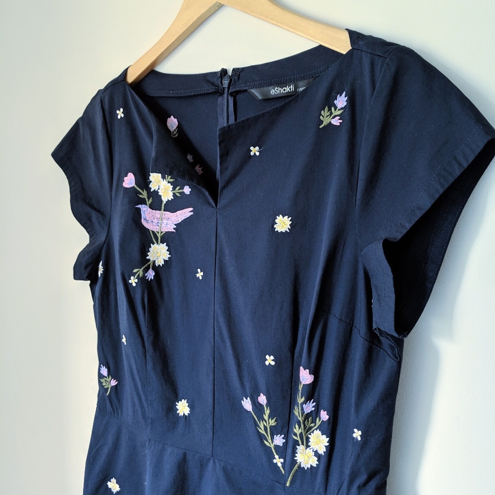 Eshakti Floral and Rabbit Embellished Poplin Dress - Picture 2 of 3